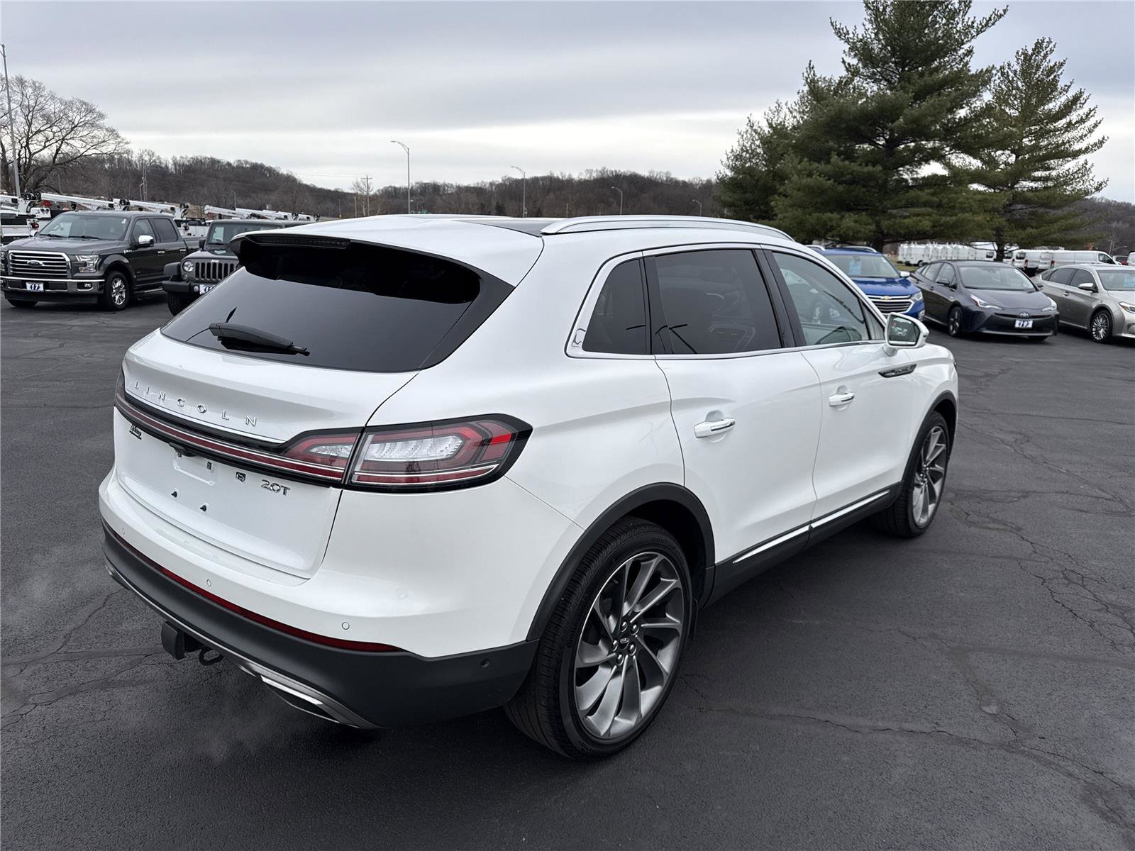 Used 2020 Lincoln Nautilus Reserve w/ Equipment Group 201A image 5