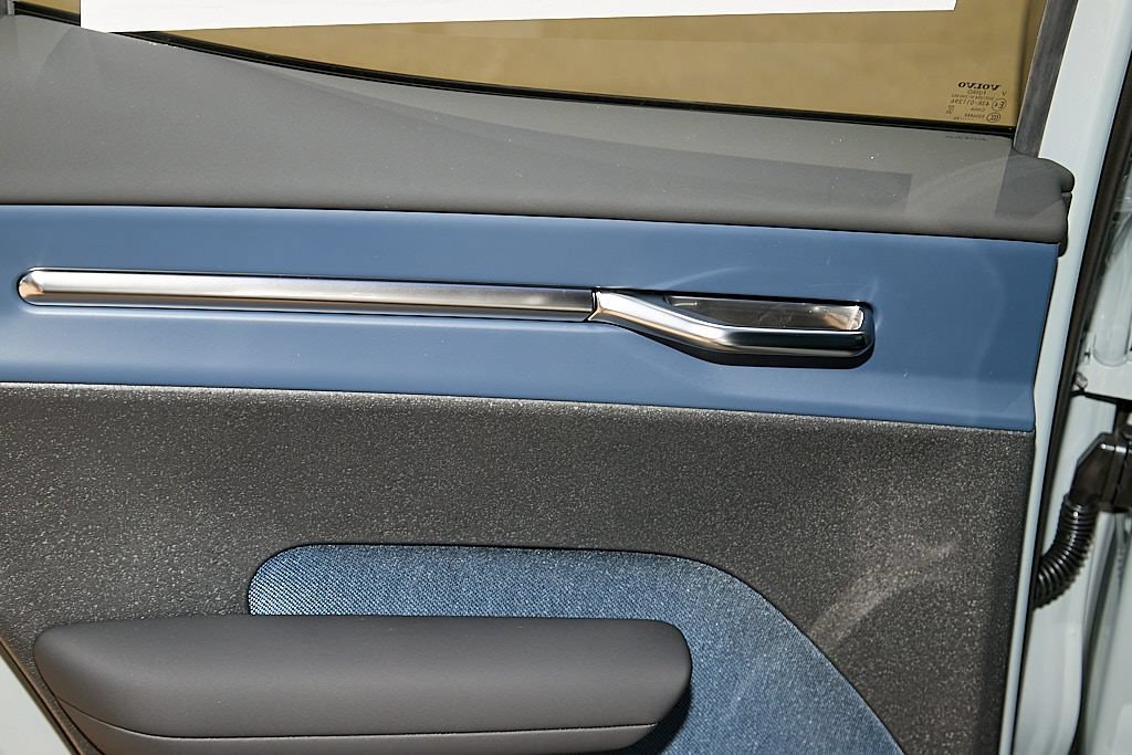 New 2026 Volvo EX30 Plus AWD/4WD image 18