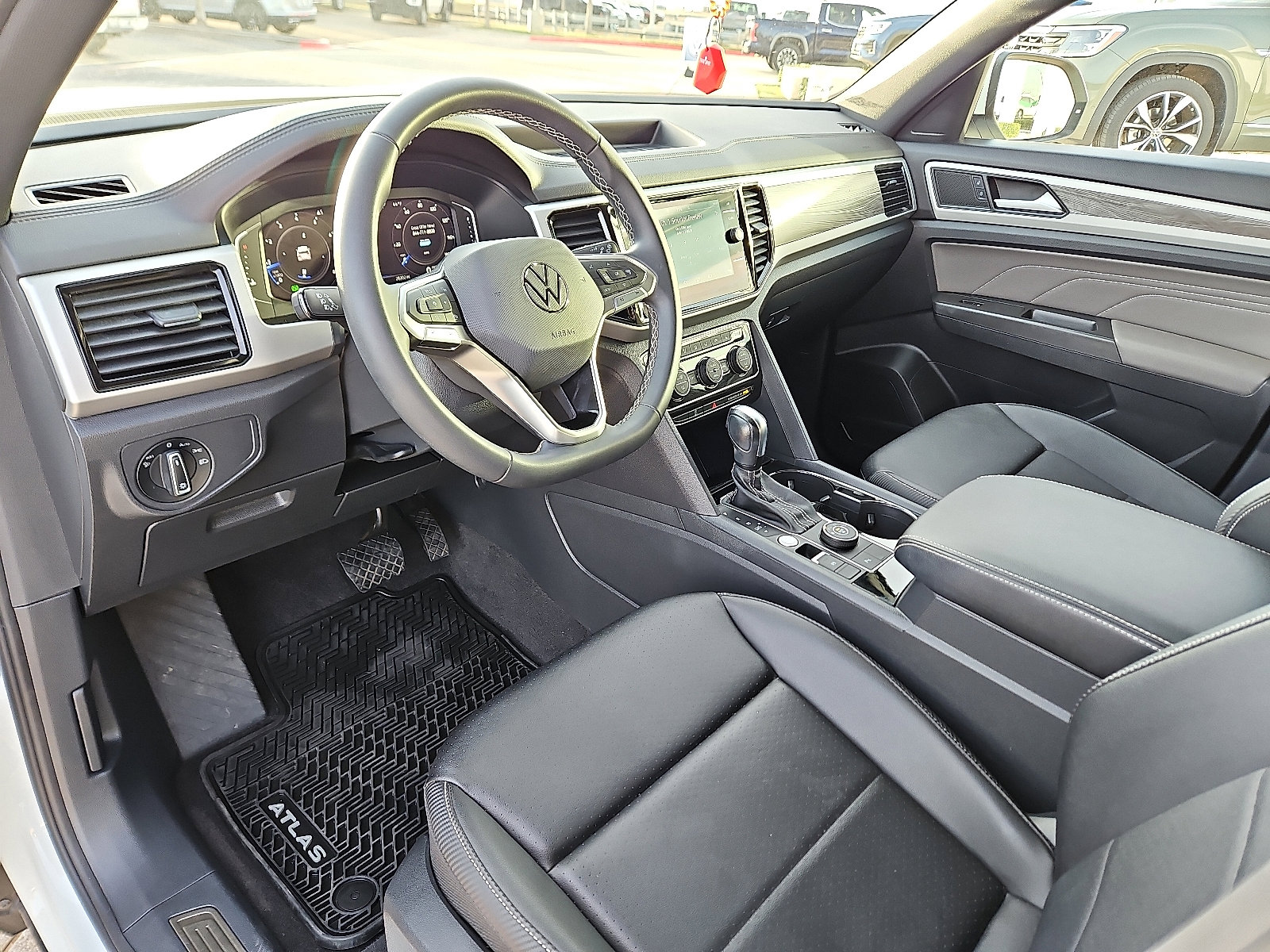 Certified 2023 Volkswagen Atlas Cross Sport SE image 11