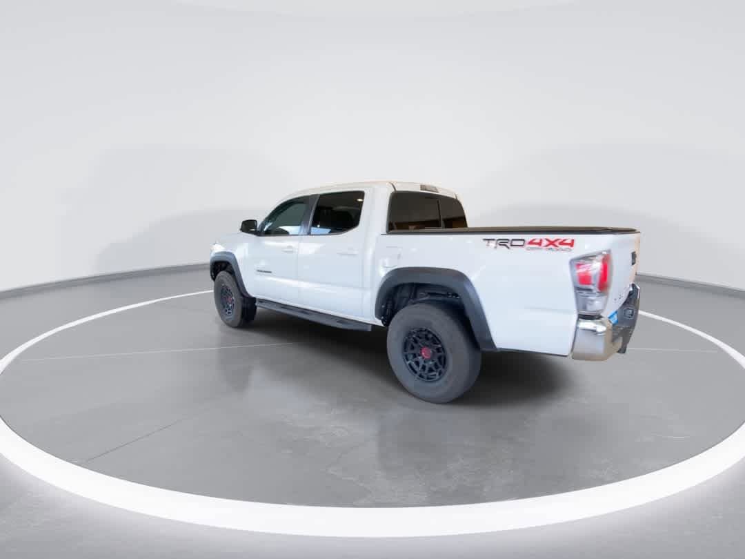 Certified 2022 Toyota Tacoma TRD Off-Road w/ Black Out Package (TMS) AWD/4WD image 6