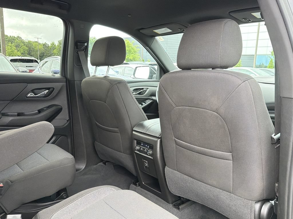 Used 2023 Chevrolet Traverse LT AWD/4WD image 19
