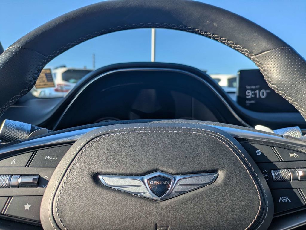 Used 2025 Genesis GV70 3.5T Sport AWD/4WD image 33