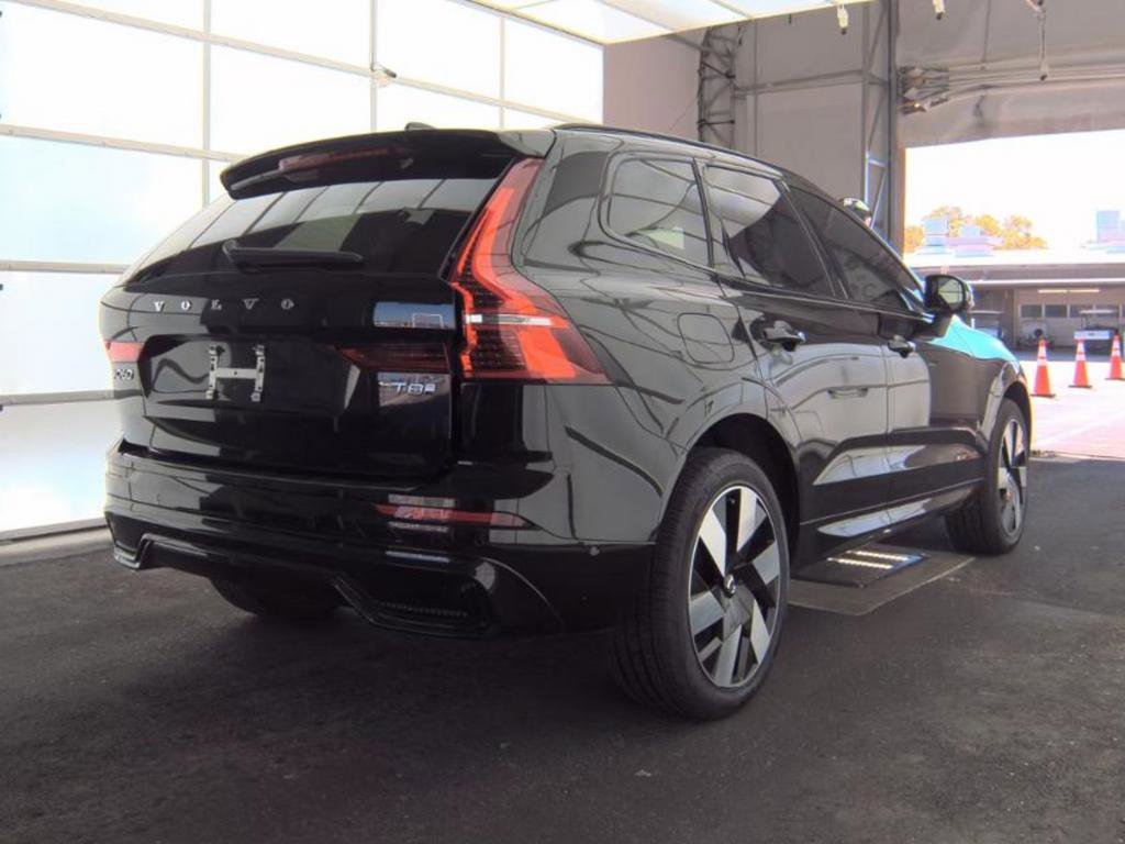 Used 2025 Volvo XC60 T8 Plus w/ Protection Package Premier image 2