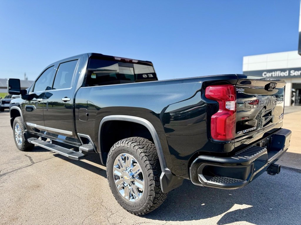 Used 2024 Chevrolet Silverado 3500 High Country w/ Technology Package image 6