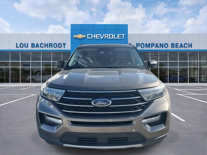 Used 2021 Ford Explorer XLT w/ Equipment Group 202A image 2