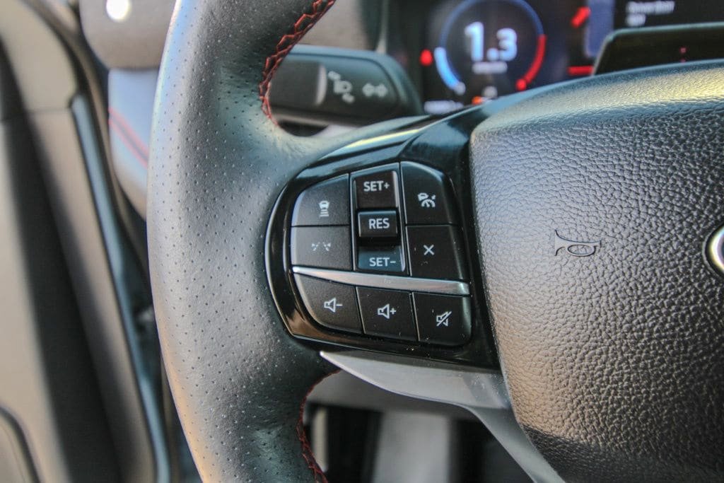 Used 2025 Ford Explorer ST-Line w/ ST-Line Street Pack image 22
