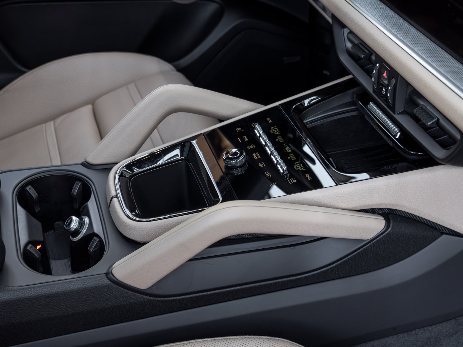 Certified 2026 Porsche Cayenne Coupe AWD/4WD image 55