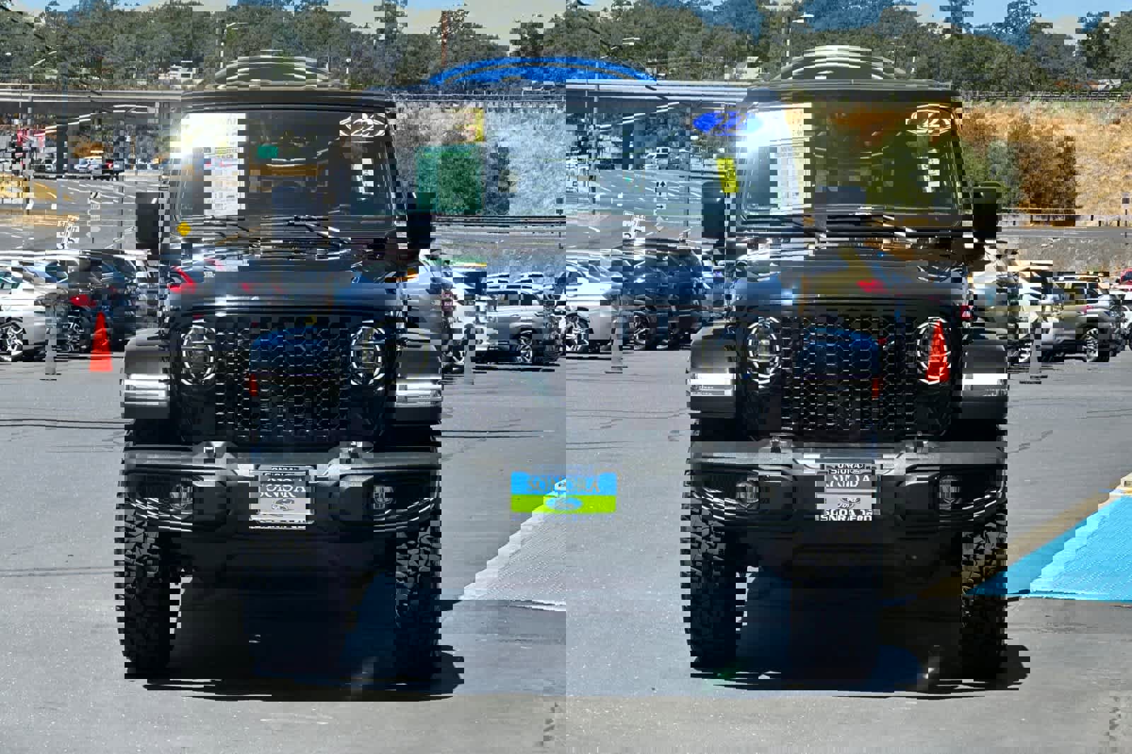 Used 2022 Jeep Gladiator Sport image 9