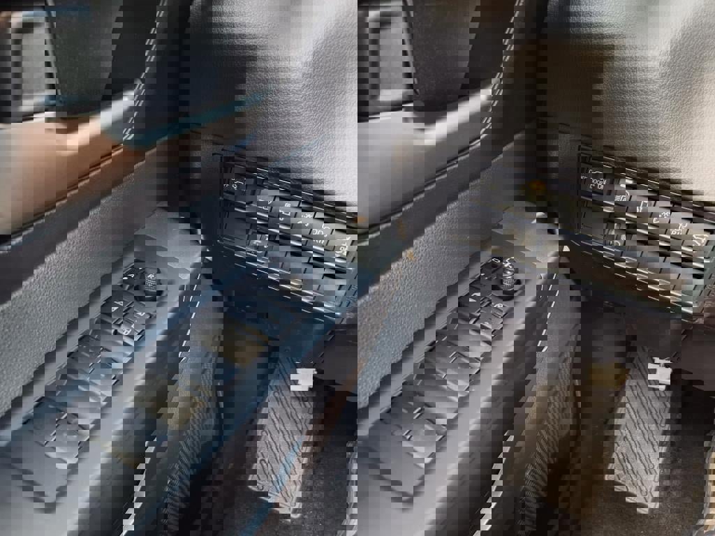 Used 2025 Toyota Sequoia SR5 image 22