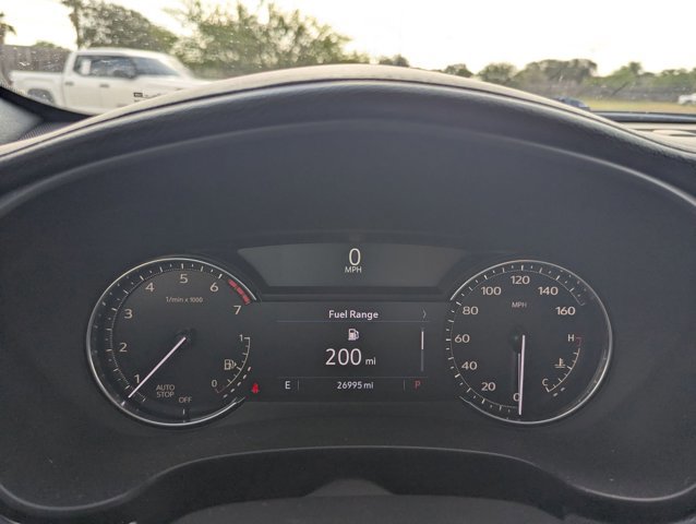 Used 2022 Cadillac XT4 Luxury w/ Cold Weather Package FWD image 9