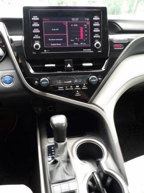 Used 2024 Toyota Camry SE FWD image 19