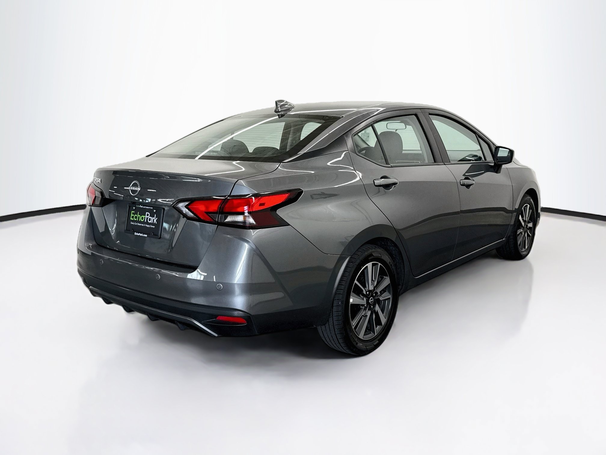 Used 2025 Nissan Versa SV FWD image 9