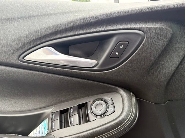 Used 2020 Buick Encore GX Select w/ Advanced Technology Package AWD/4WD image 18