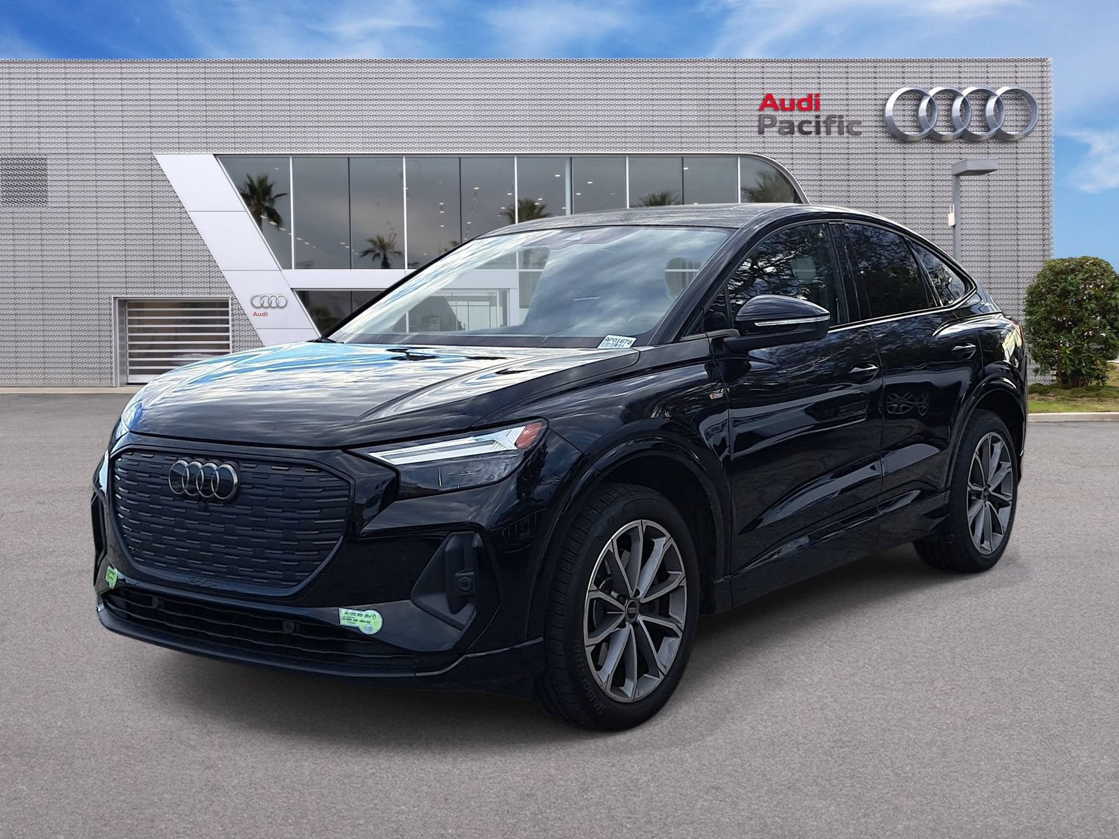 Used 2022 Audi Q4 e-tron Premium Plus AWD/4WD video 1