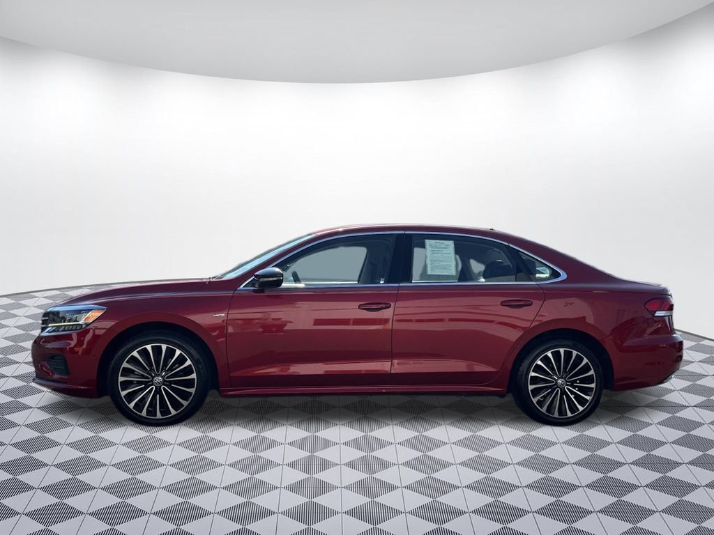 Used 2022 Volkswagen Passat 2.0T FWD image 4