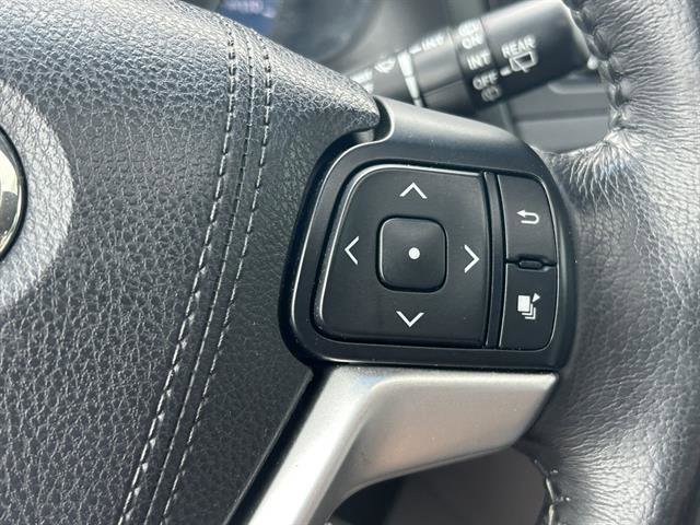 Used 2017 Toyota Sienna XLE image 12