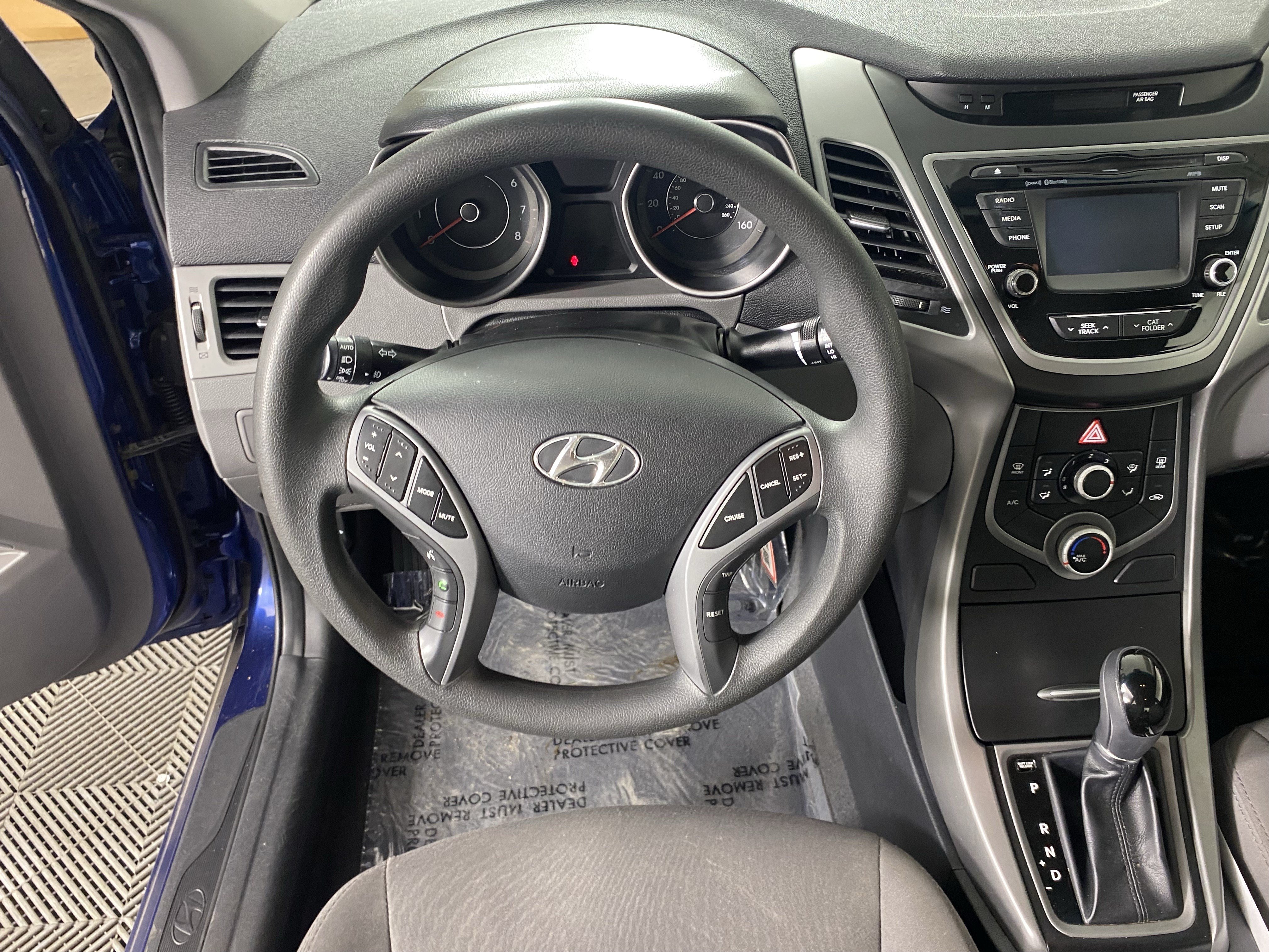 Used 2016 Hyundai Elantra SE w/ Option Group 02 FWD image 12