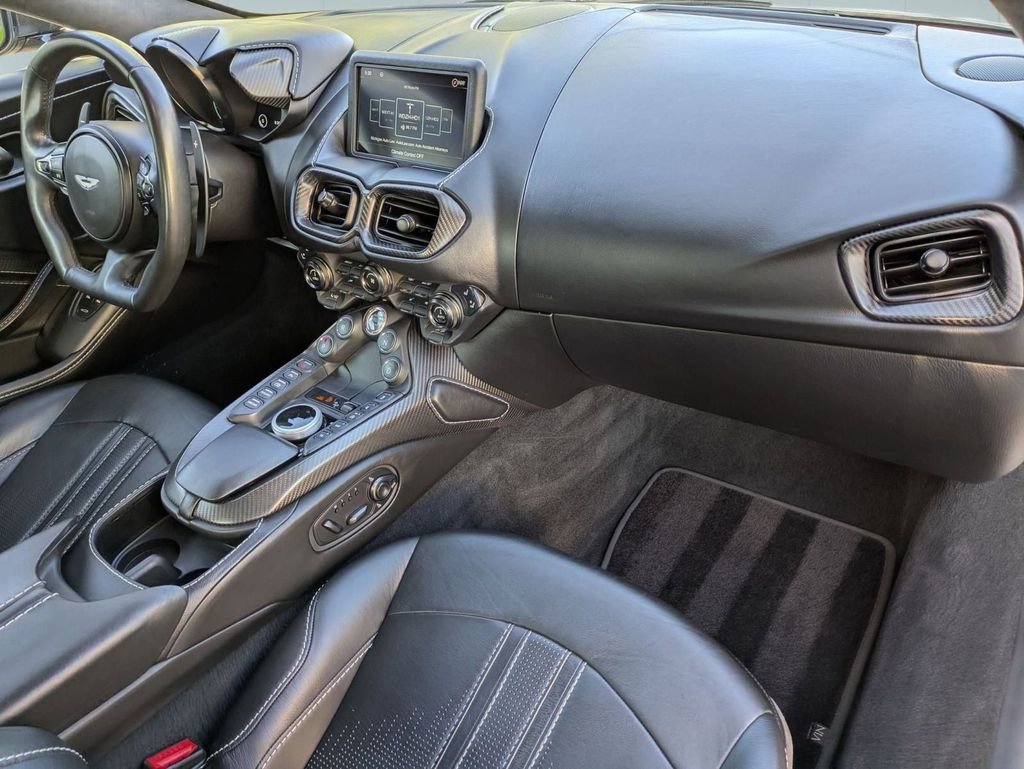 Used 2019 Aston Martin V8 Vantage Coupe image 6