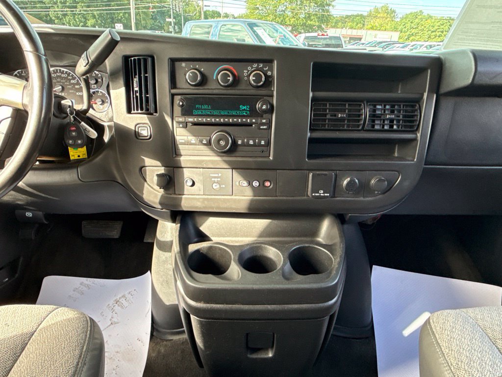 Used 2016 Chevrolet Express 3500 LT w/ LT Preferred Equipment Group RWD image 7