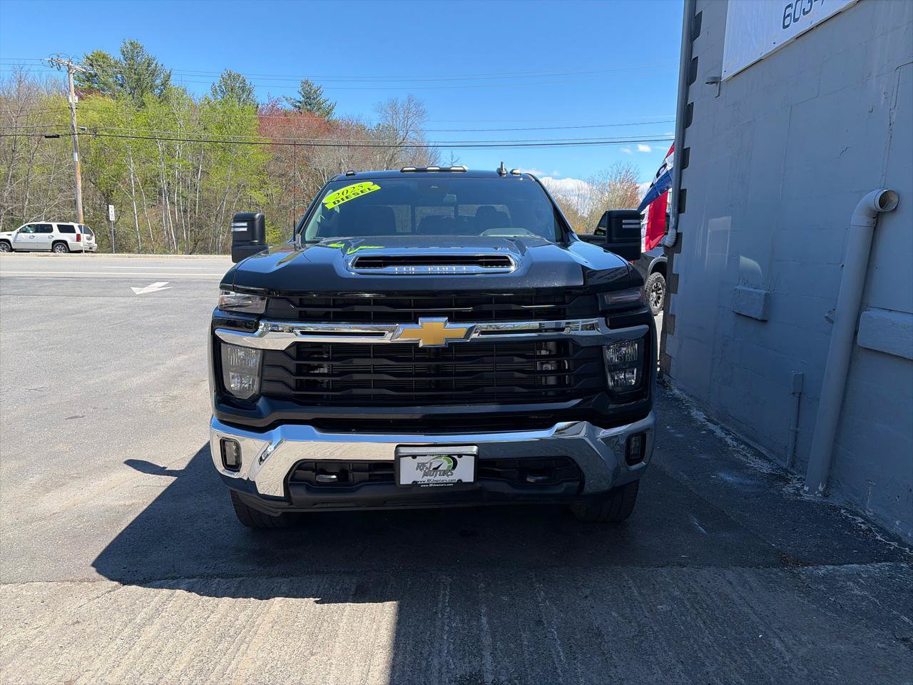 Used 2025 Chevrolet Silverado 2500 LT w/ Convenience Package AWD/4WD image 3