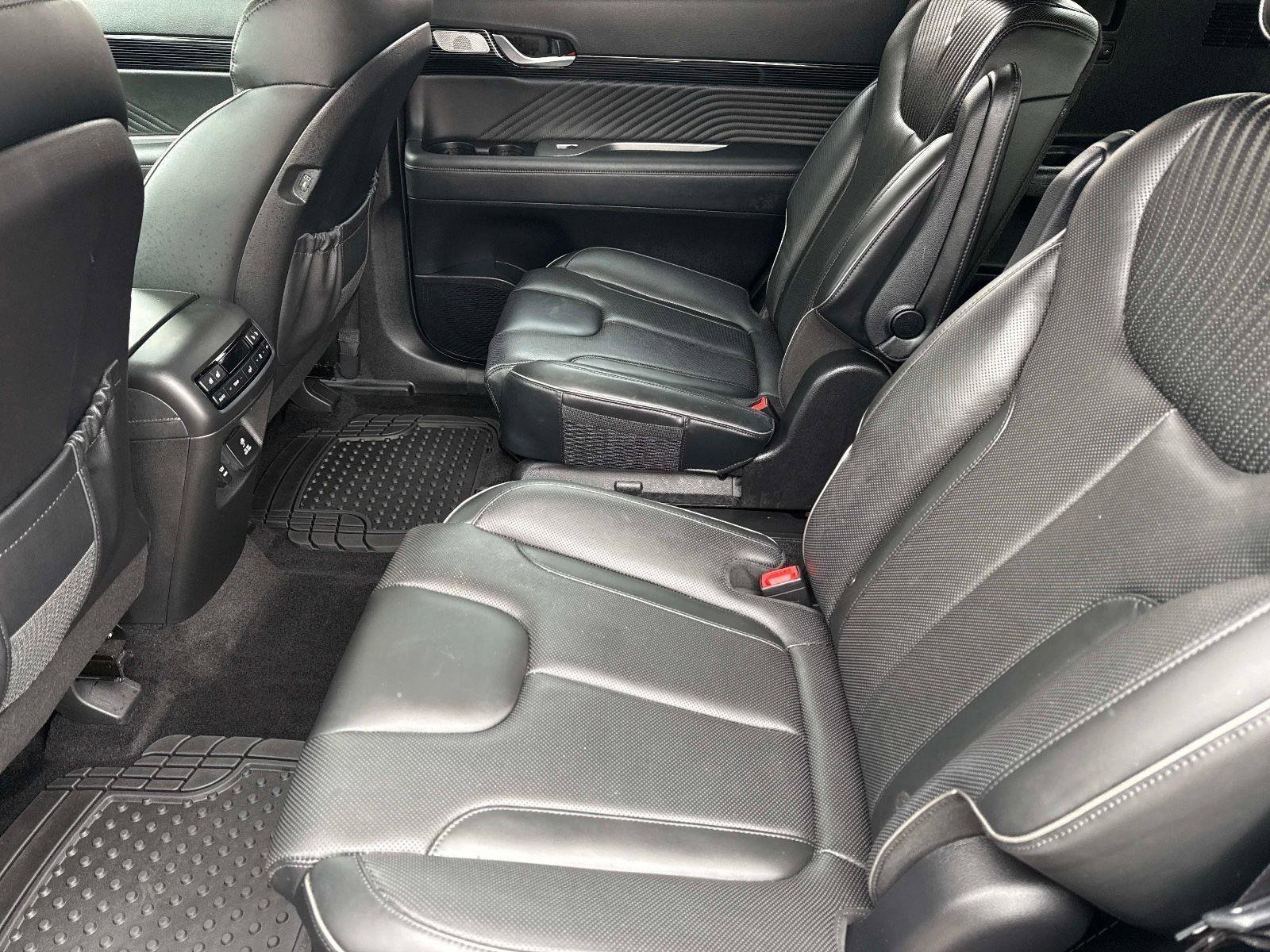 Used 2023 Hyundai Palisade Calligraphy image 13