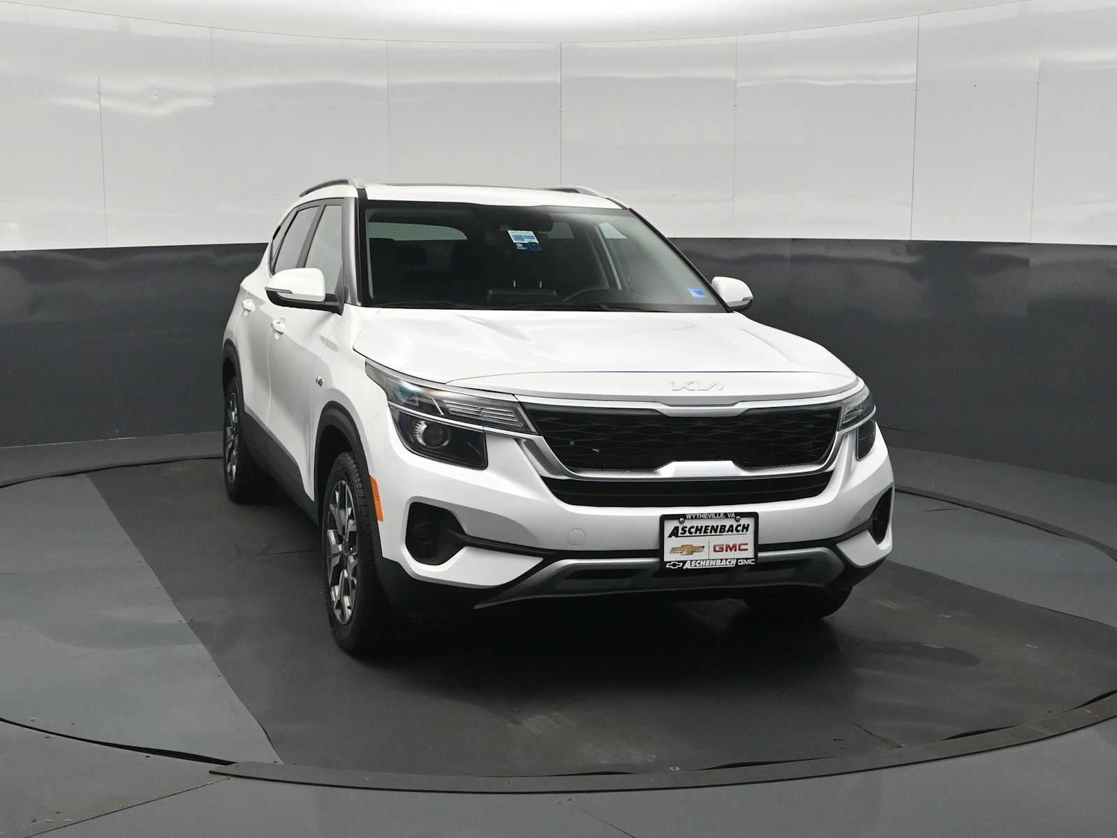 Used 2023 Kia Seltos EX AWD/4WD image 3