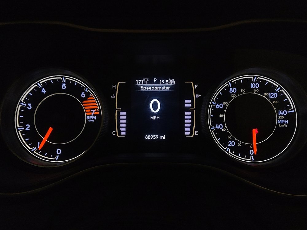 Used 2019 Jeep Cherokee Latitude w/ Popular Appearance Group FWD image 23