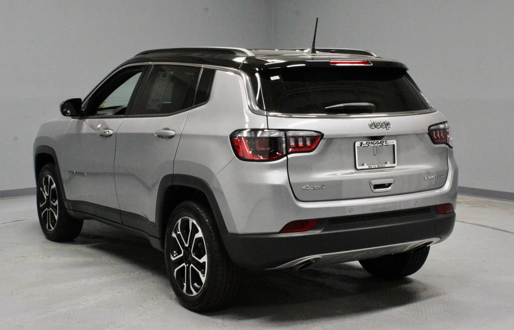 Used 2023 Jeep Compass Limited AWD/4WD image 9
