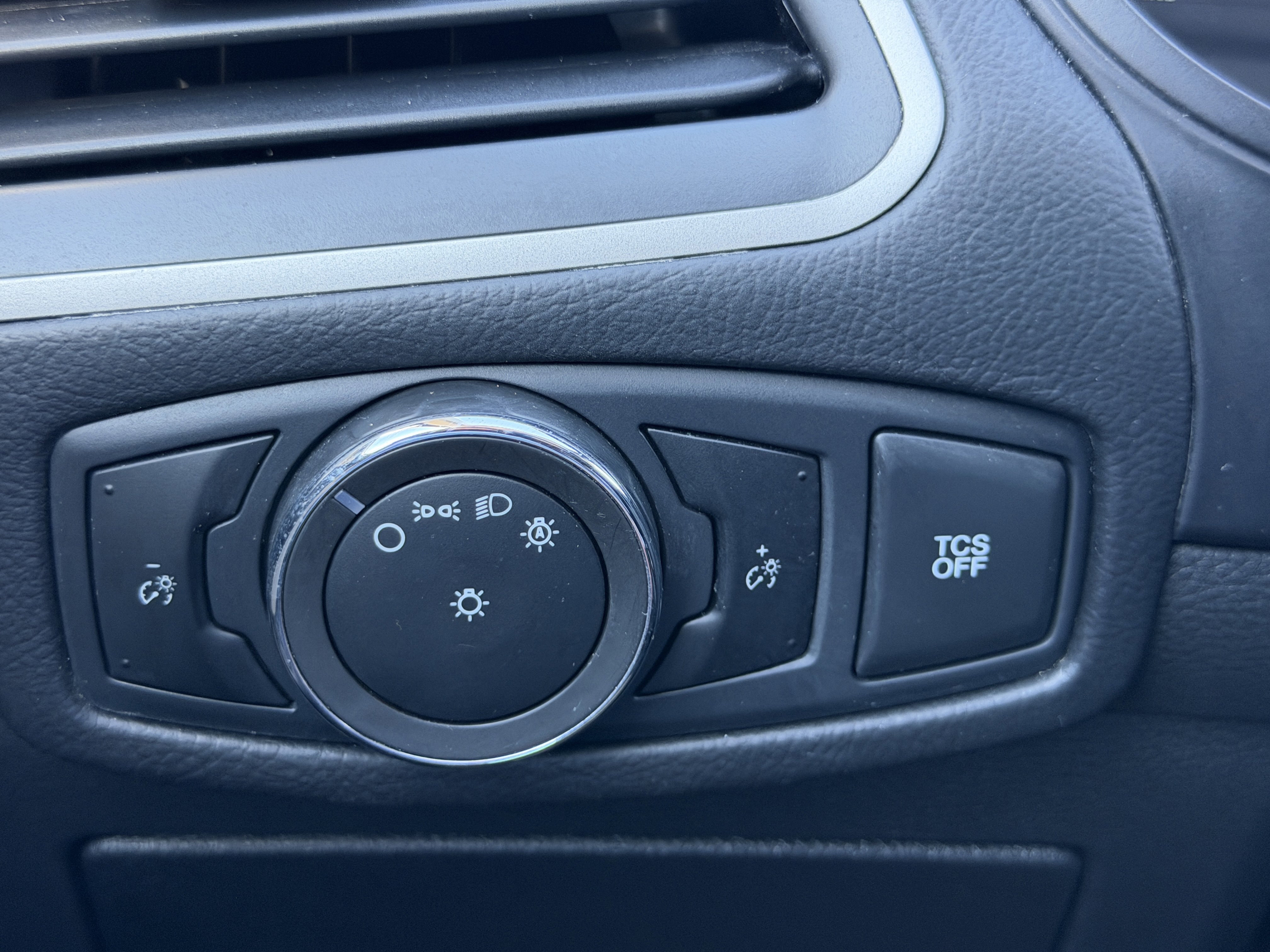 Used 2023 Ford Edge SEL image 26