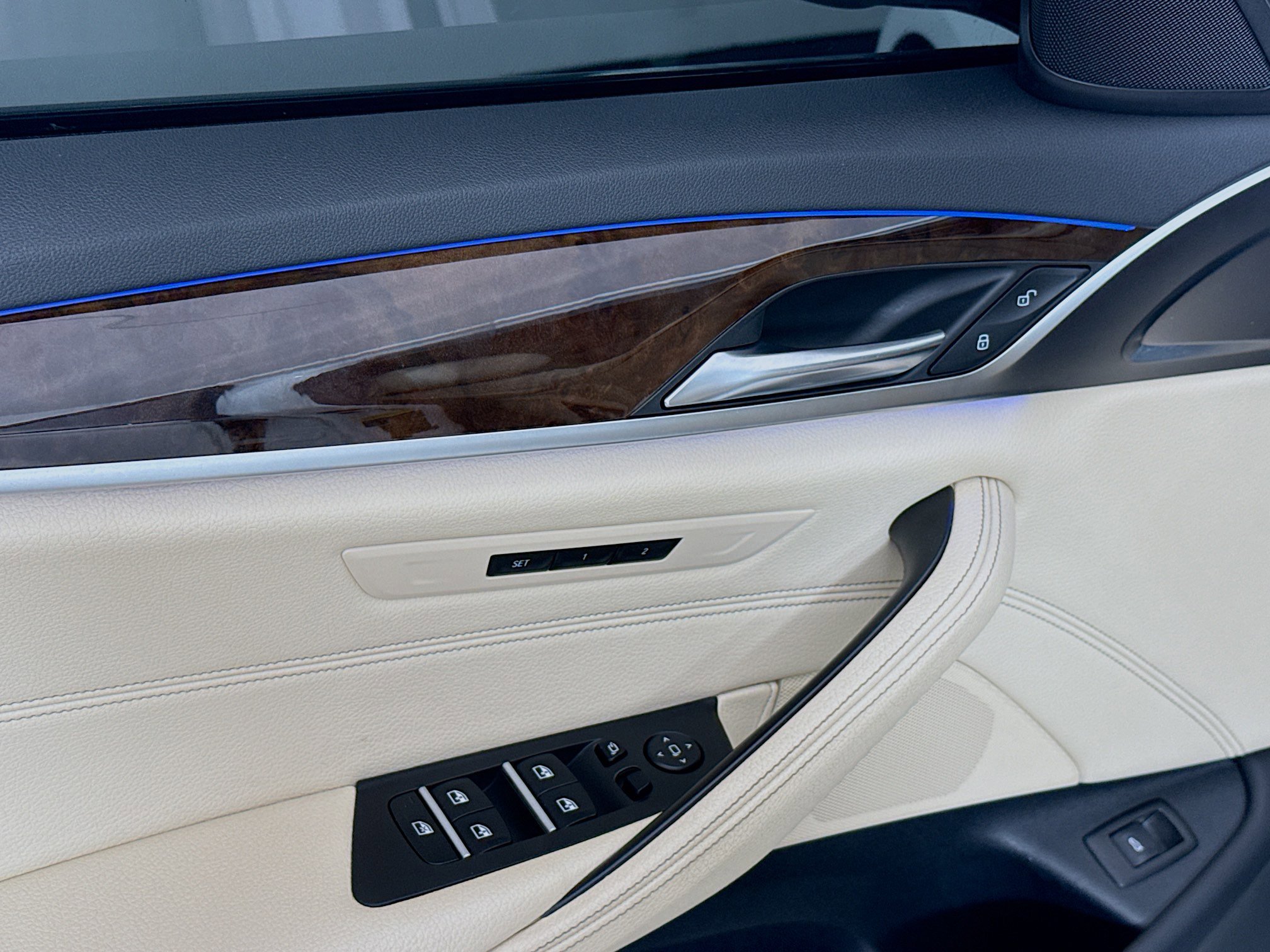 Used 2019 BMW 530i xDrive w/ Convenience Package image 17