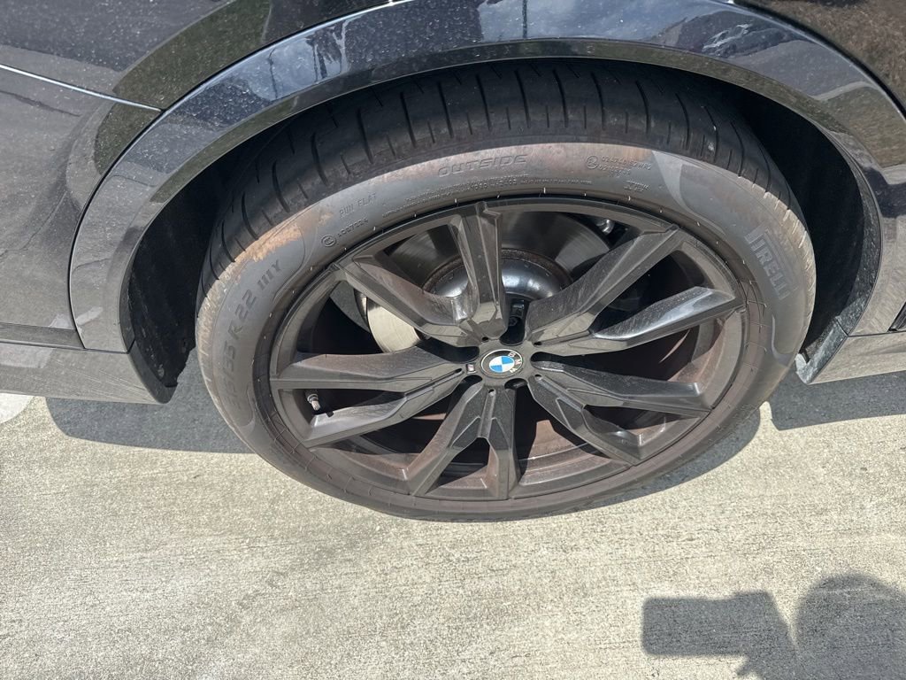 Used 2024 BMW X7 xDrive40i w/ M Sport Package image 11