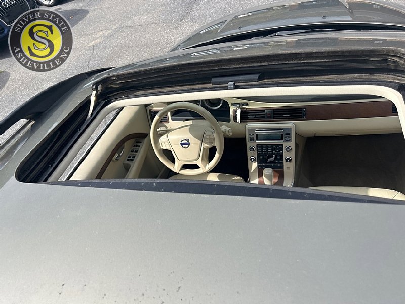 Used 2011 Volvo XC70 3.2 image 25