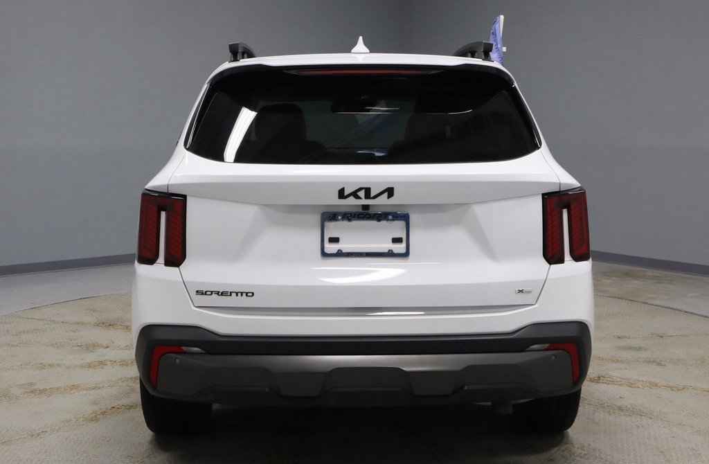 Used 2025 Kia Sorento SX image 10