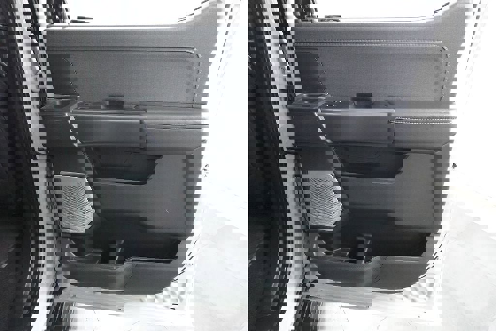 Used 2024 Ford F150 Lariat w/ Equipment Group 502A High image 31