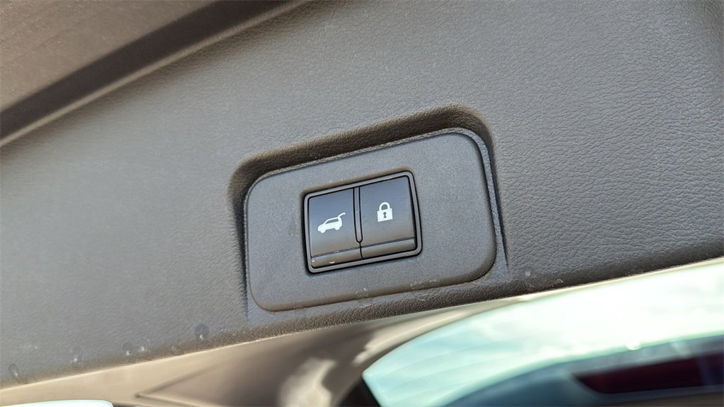 Used 2021 Nissan Rogue Platinum image 28