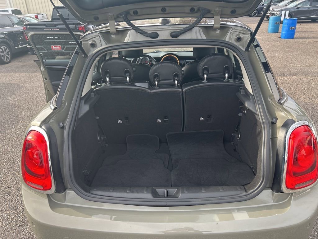 Used 2019 MINI Cooper 4-Door Hardtop image 18