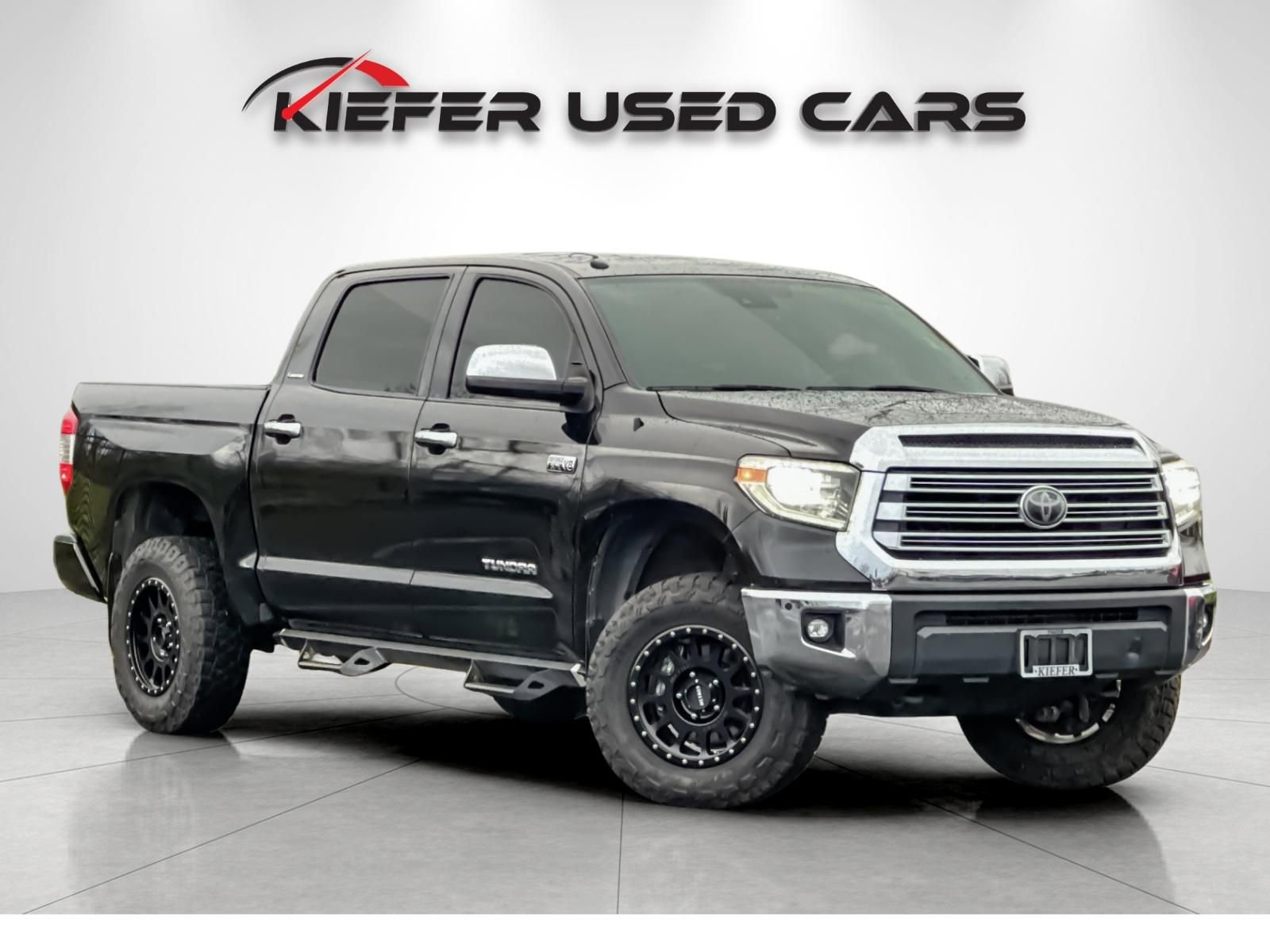 Used 2018 Toyota Tundra Limited w/ Limited Premium Package image 2
