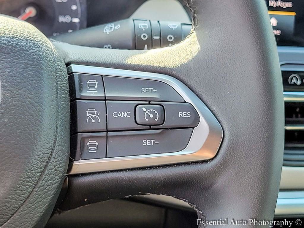 Used 2025 Jeep Compass Limited AWD/4WD image 15
