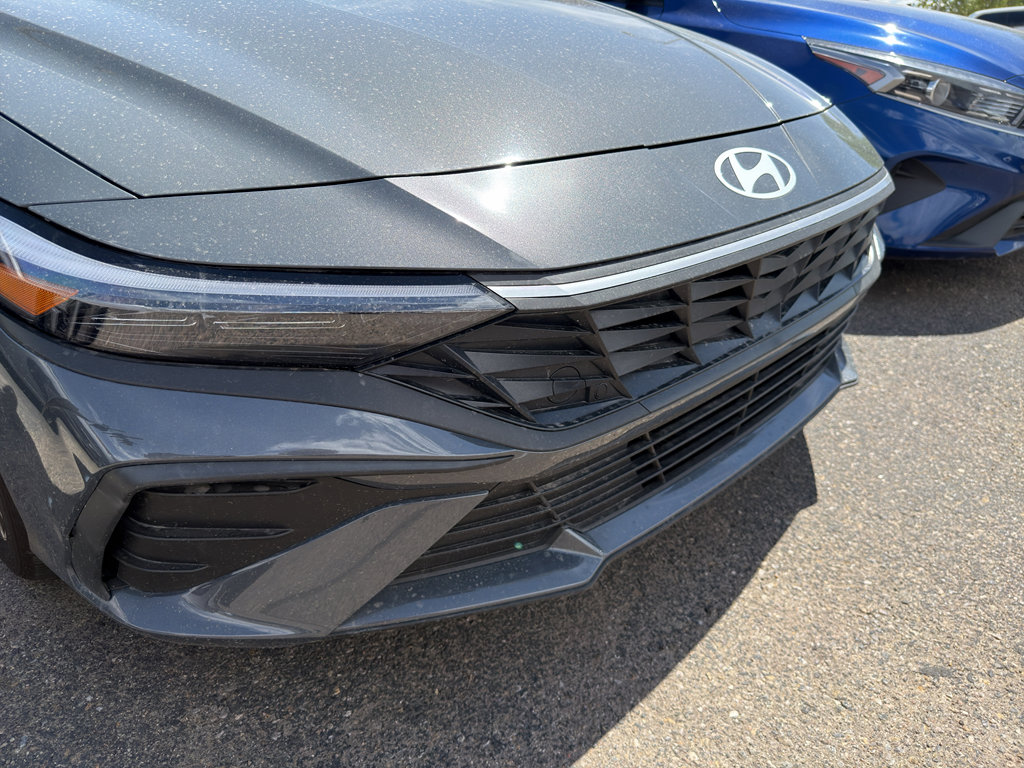 Used 2025 Hyundai Elantra Sport FWD image 15
