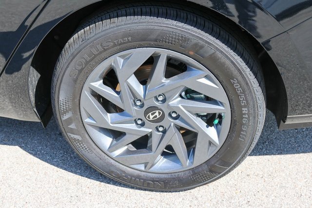 New 2025 Hyundai Elantra Blue image 5