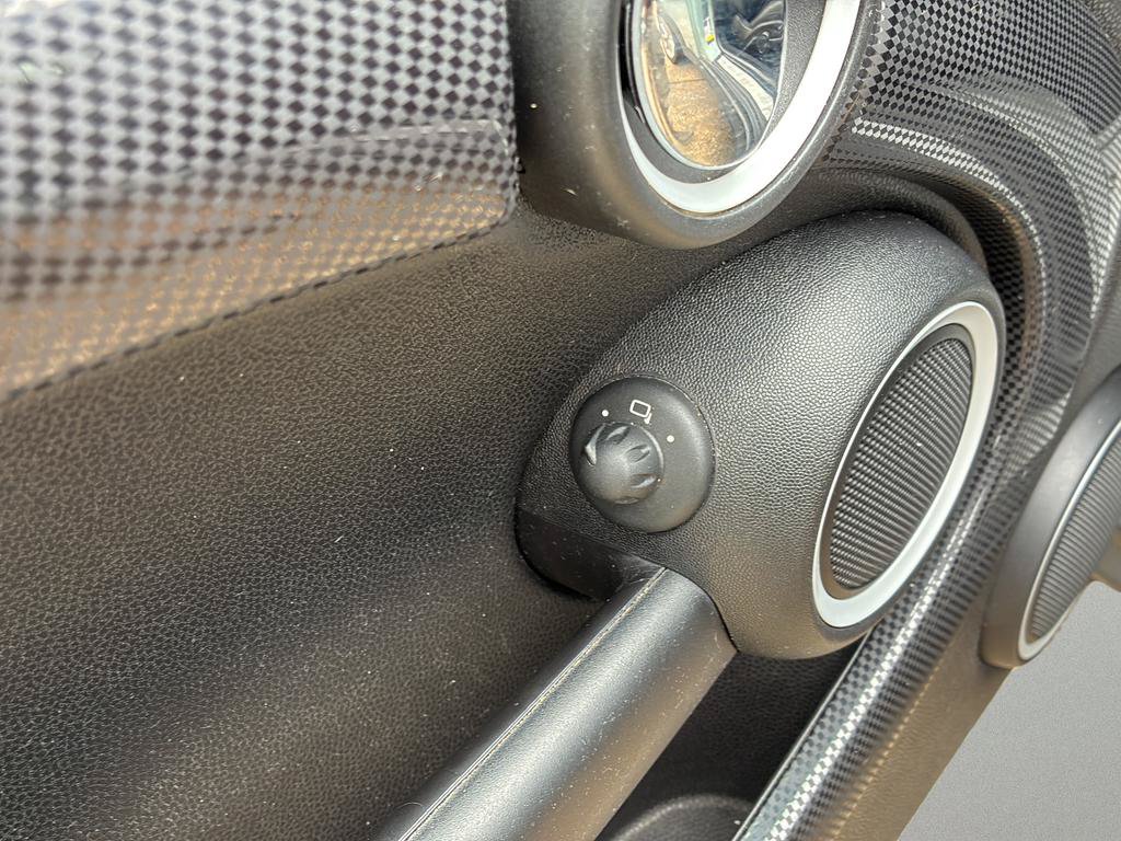 Used 2012 MINI Cooper S FWD image 25