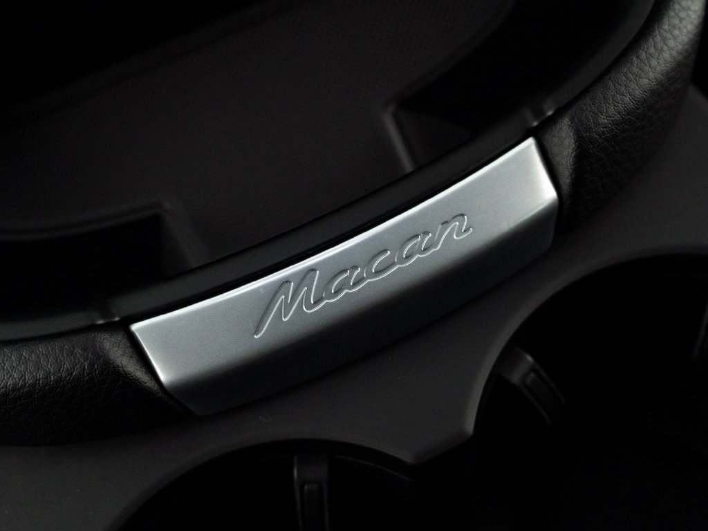 Certified 2026 Porsche Macan S AWD/4WD image 33