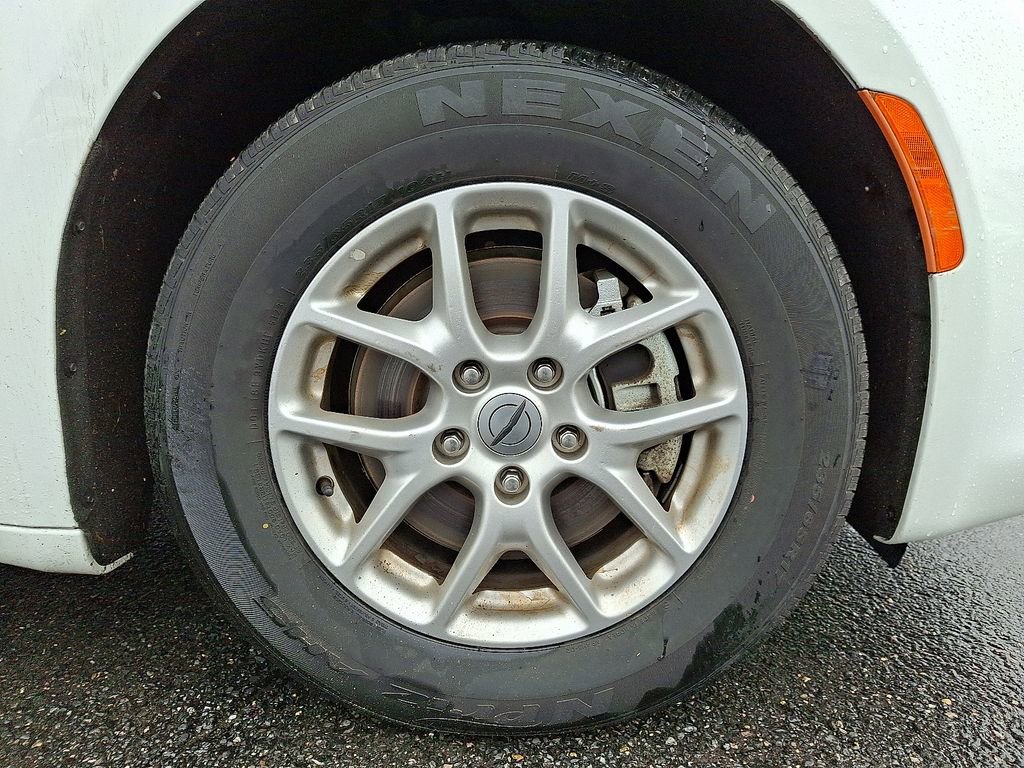 Used 2023 Chrysler Voyager LX image 8