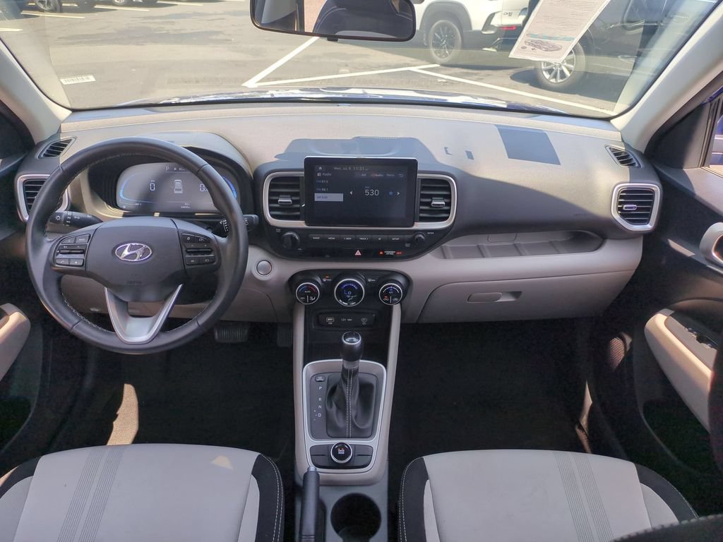 Used 2025 Hyundai Venue SEL FWD image 25