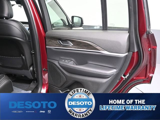 New 2026 Jeep Grand Cherokee Altitude image 13