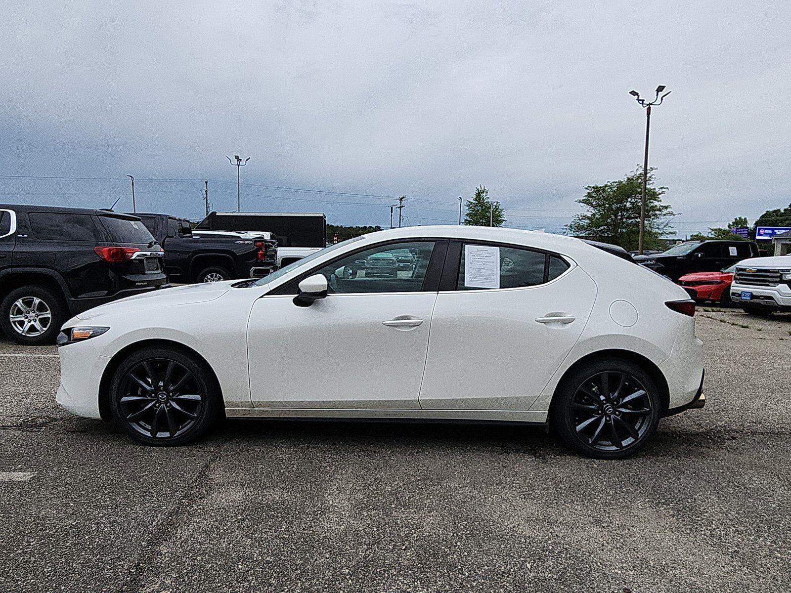 Used 2019 MAZDA MAZDA3 AWD Hatchback w/ Preferred Pkg image 2