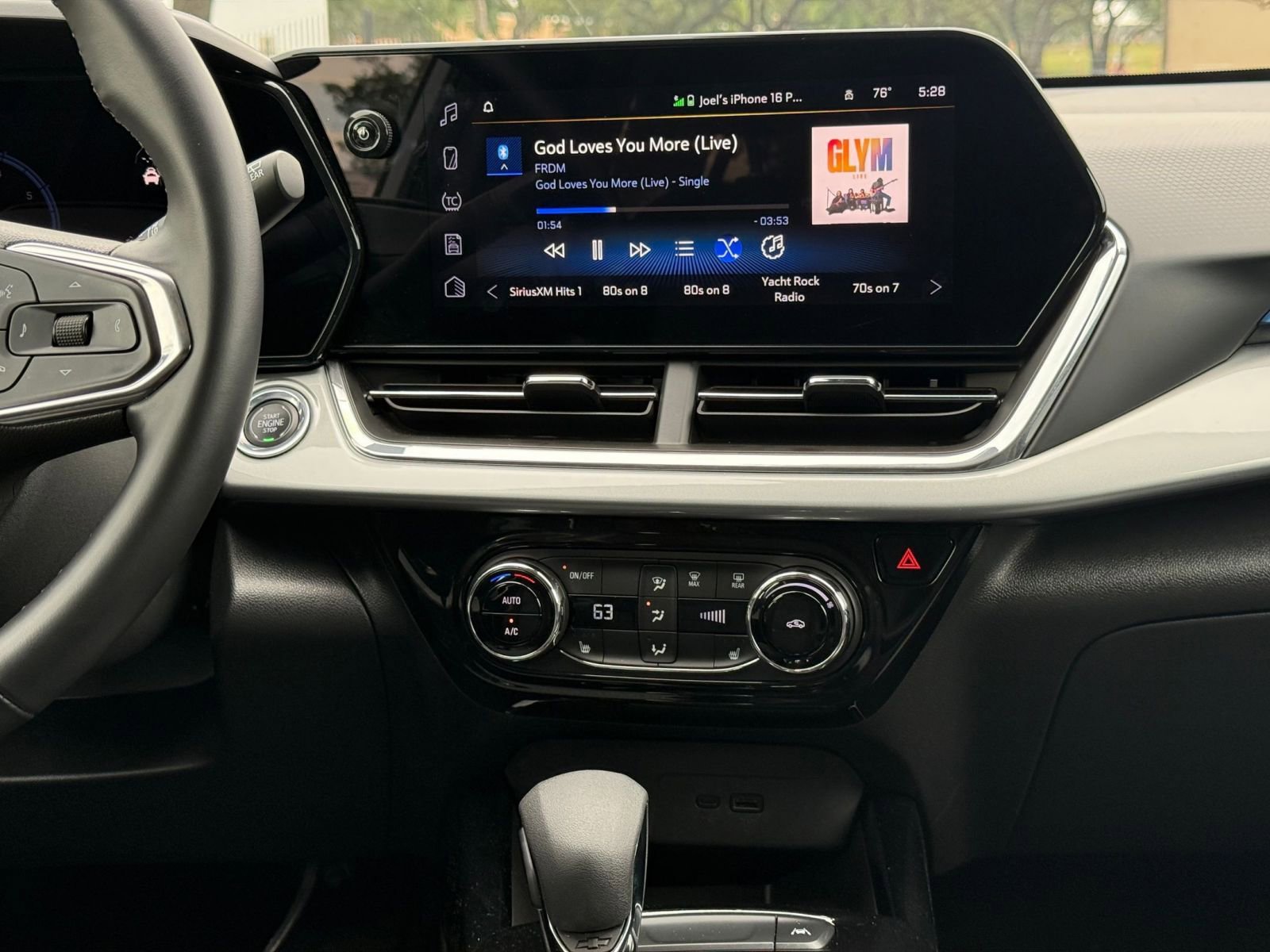 Used 2025 Chevrolet Trax LT w/ LT Convenience Package FWD image 17