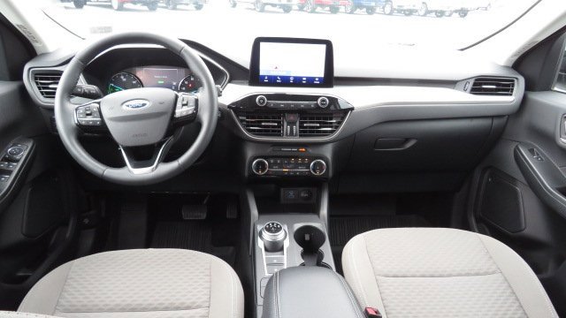 Certified 2022 Ford Escape SE w/ SE Sport Appearance Package image 2