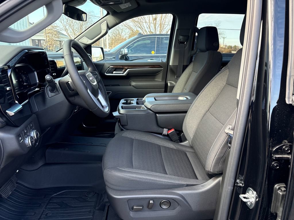 New 2026 GMC Sierra 1500 SLE image 15