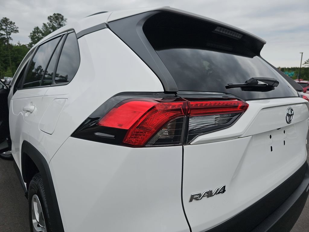 Used 2021 Toyota RAV4 LE FWD image 36